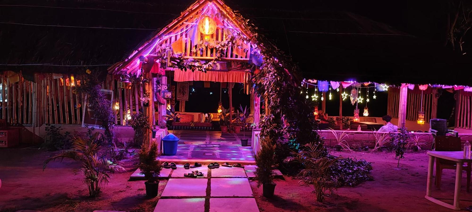 Om Shanti Om Home Stay & Cafe Hampi Zewnętrze zdjęcie