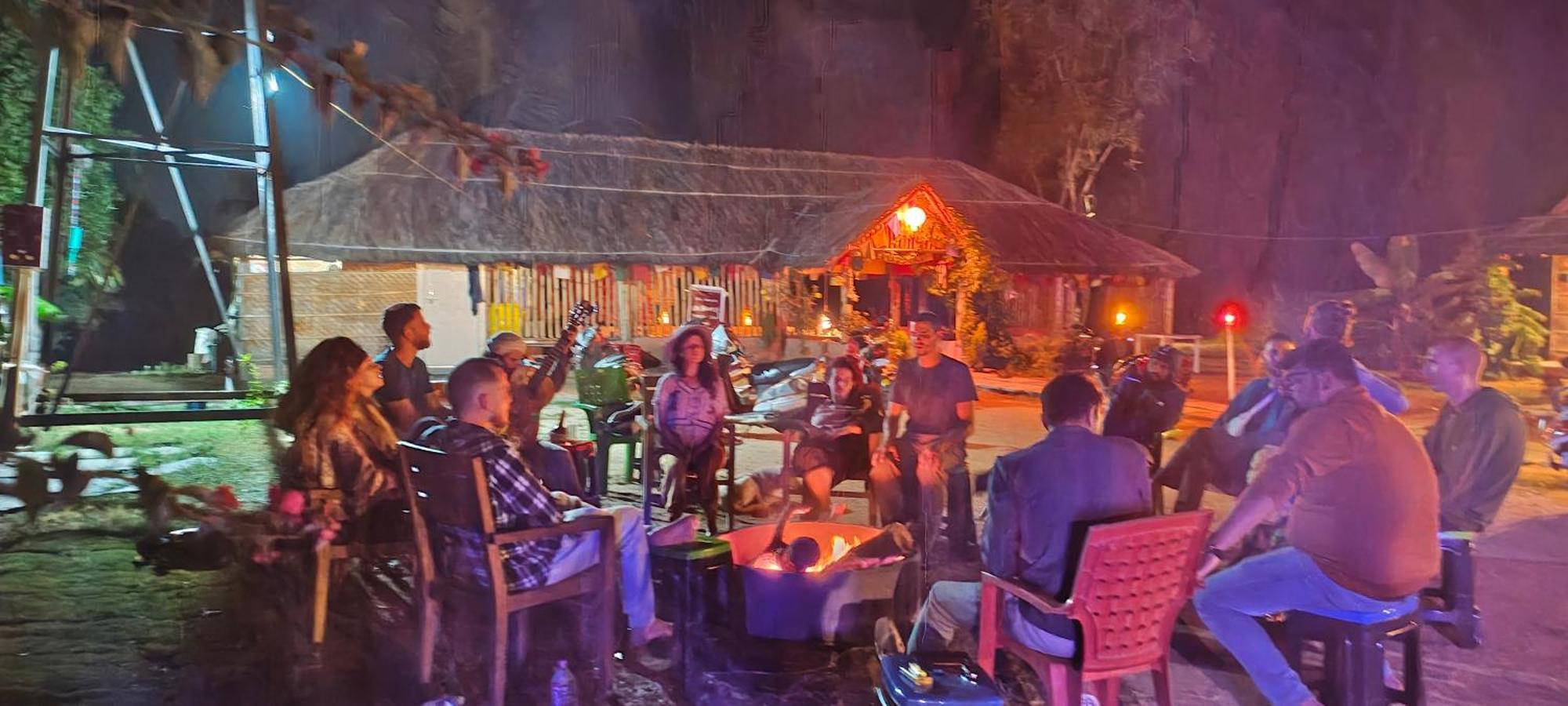 Om Shanti Om Home Stay & Cafe Hampi Zewnętrze zdjęcie
