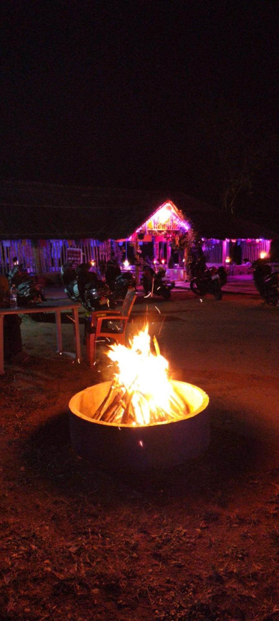 Om Shanti Om Home Stay & Cafe Hampi Zewnętrze zdjęcie